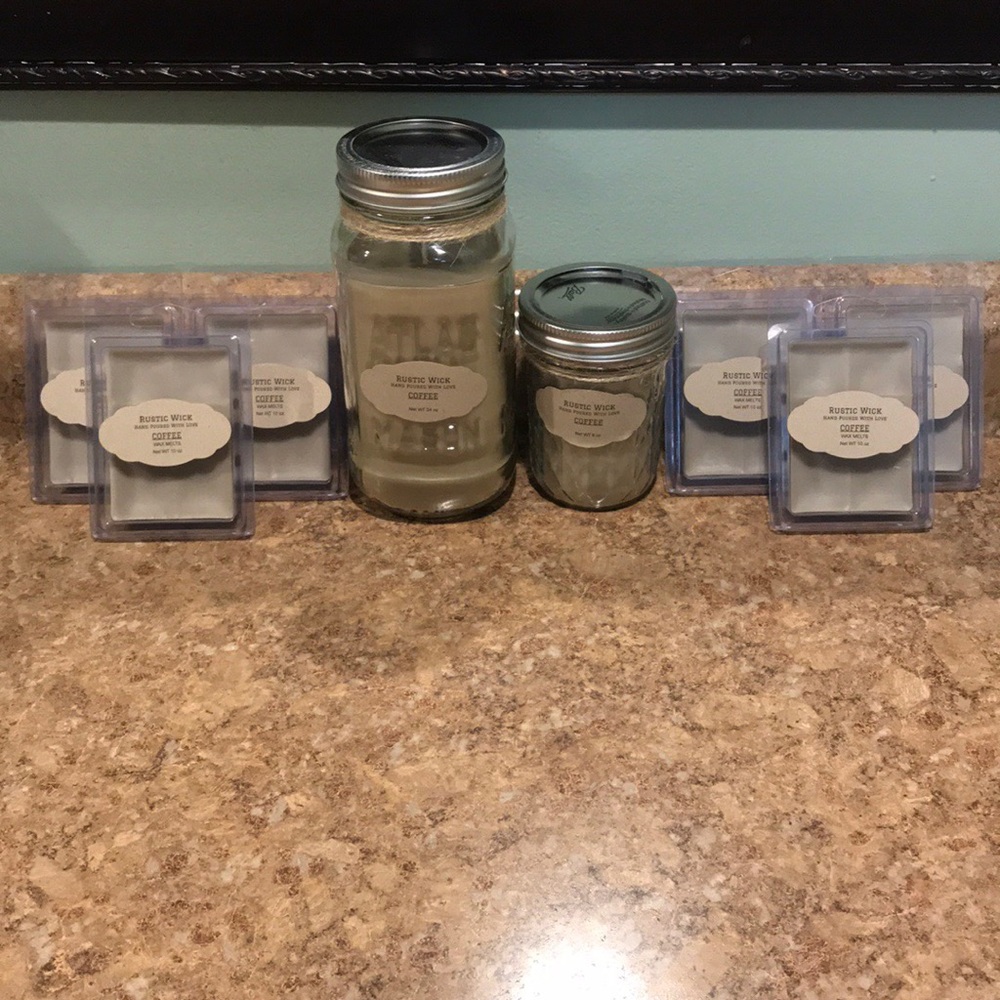 One (1) 8oz Coffee Scented Candle